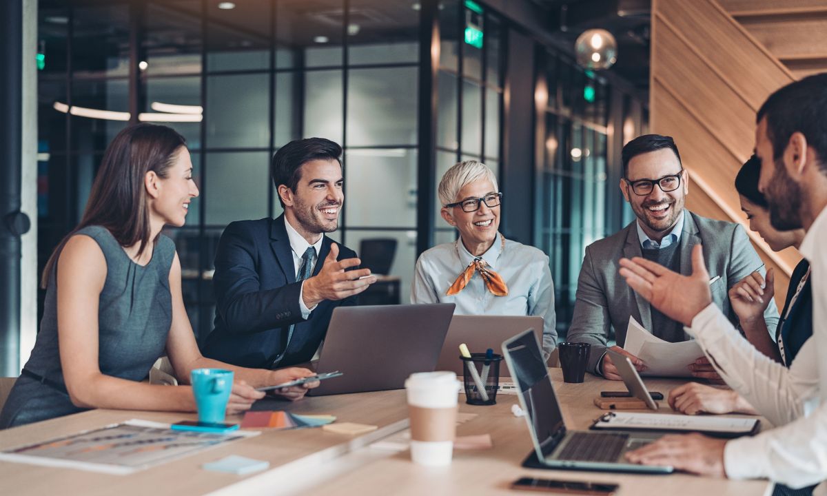 Manager une équipe hybride : rituels, outils, règles d&rsquo;or