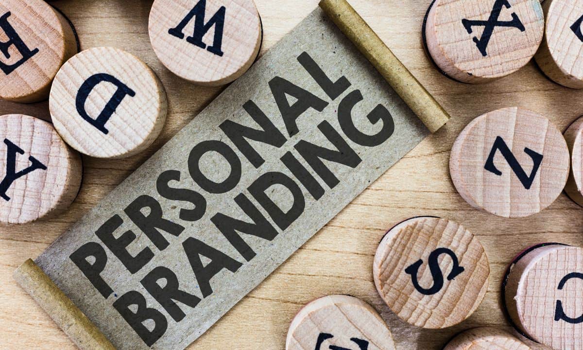 Personal branding du dirigeant : construire sa crédibilité au service de l&rsquo;entreprise